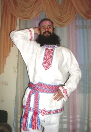 Рубаха с вышивкой.